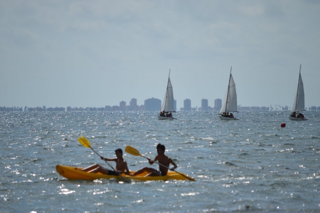 Piragua y Barcos de vela